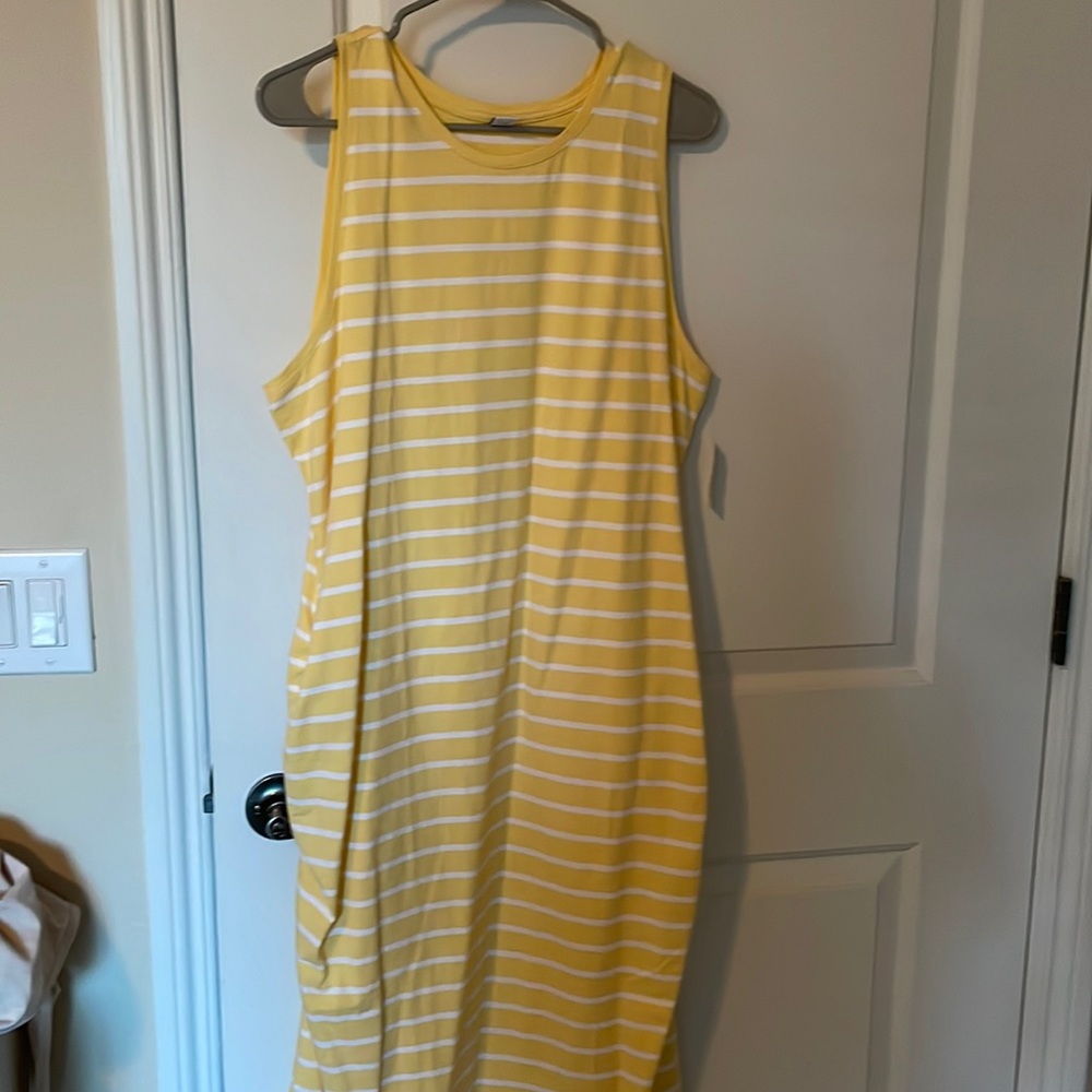 Old Navy maternity dress